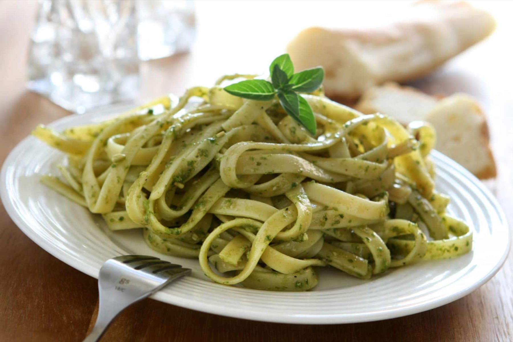 Northern Italian Linguine with Pesto Genovese | Yummy Bazaar Blog