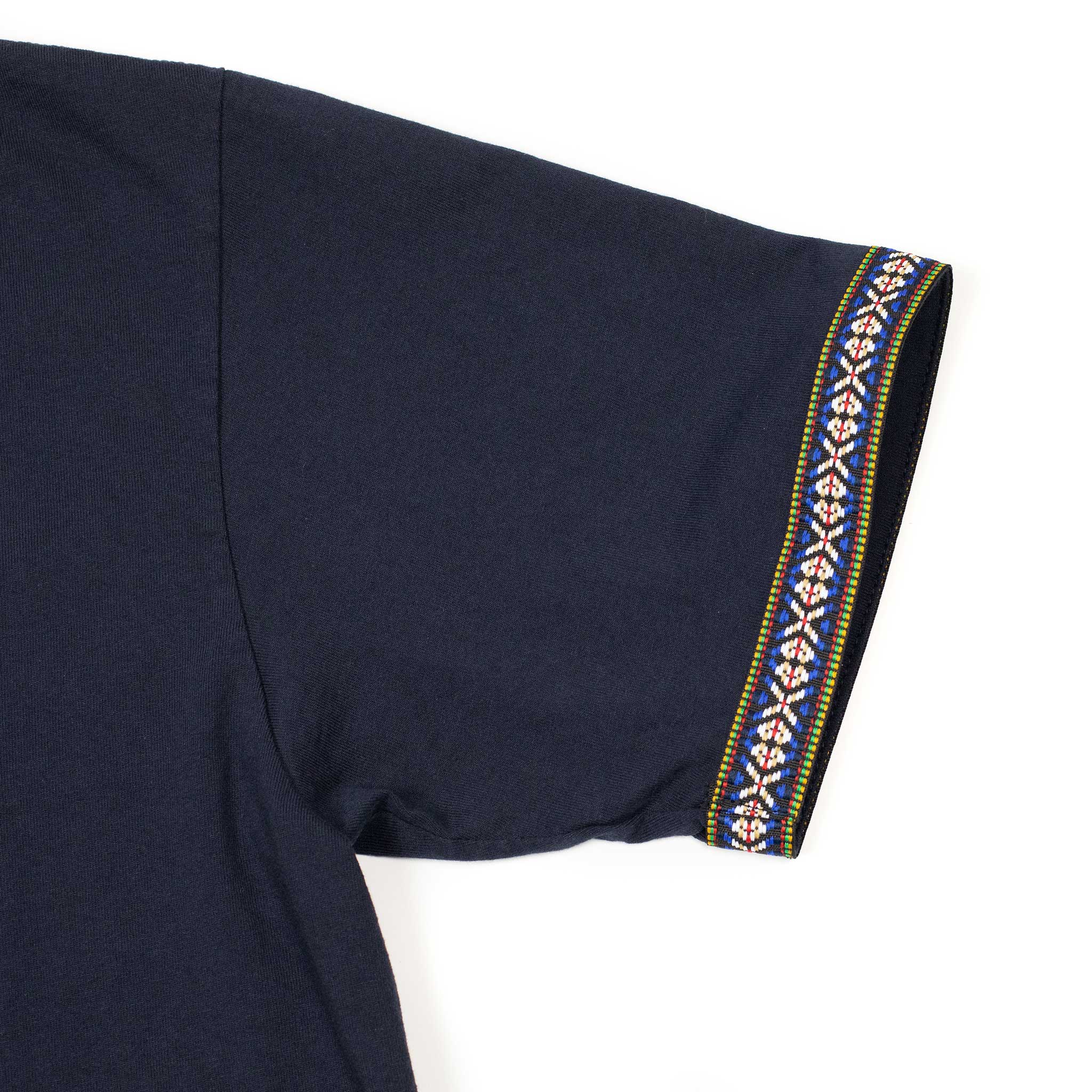 Exclusive Cinta border tee in navy cotton