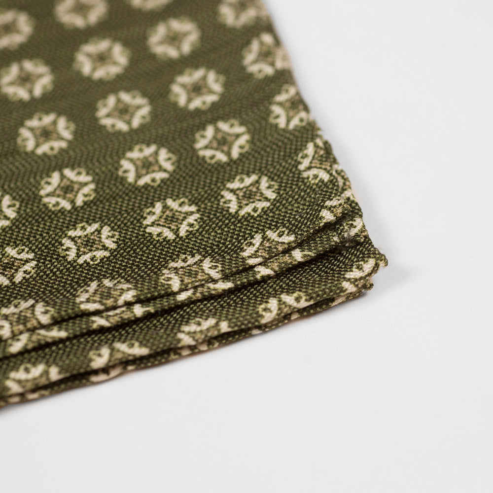 Green silk & linen pocket square, white & champagne neat print