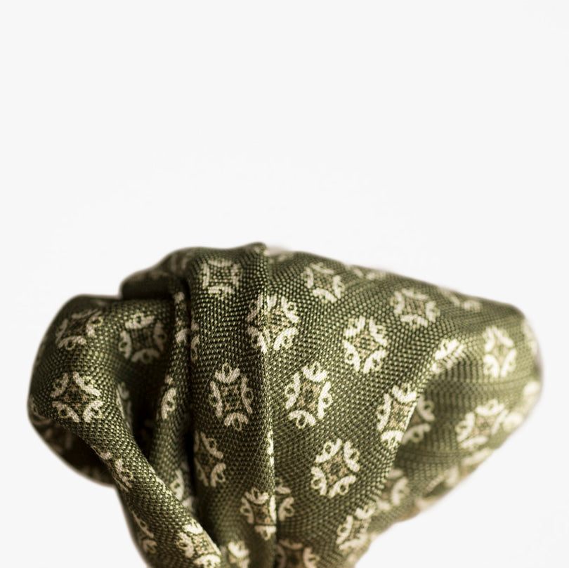 Green silk & linen pocket square, white & champagne neat print