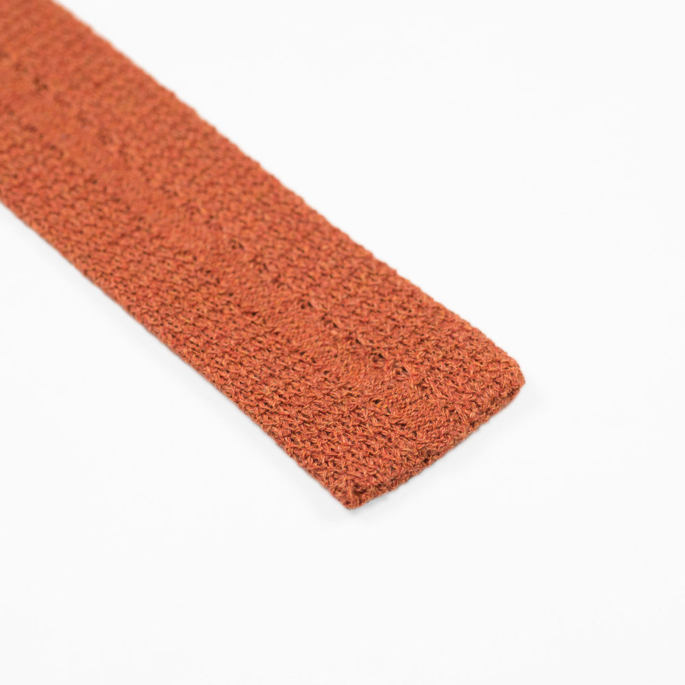 Coral pointed bottom cotton knit tie