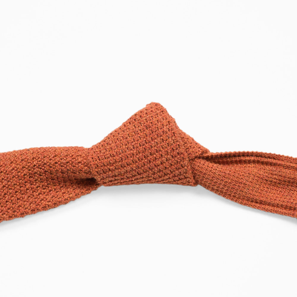 Coral pointed bottom cotton knit tie