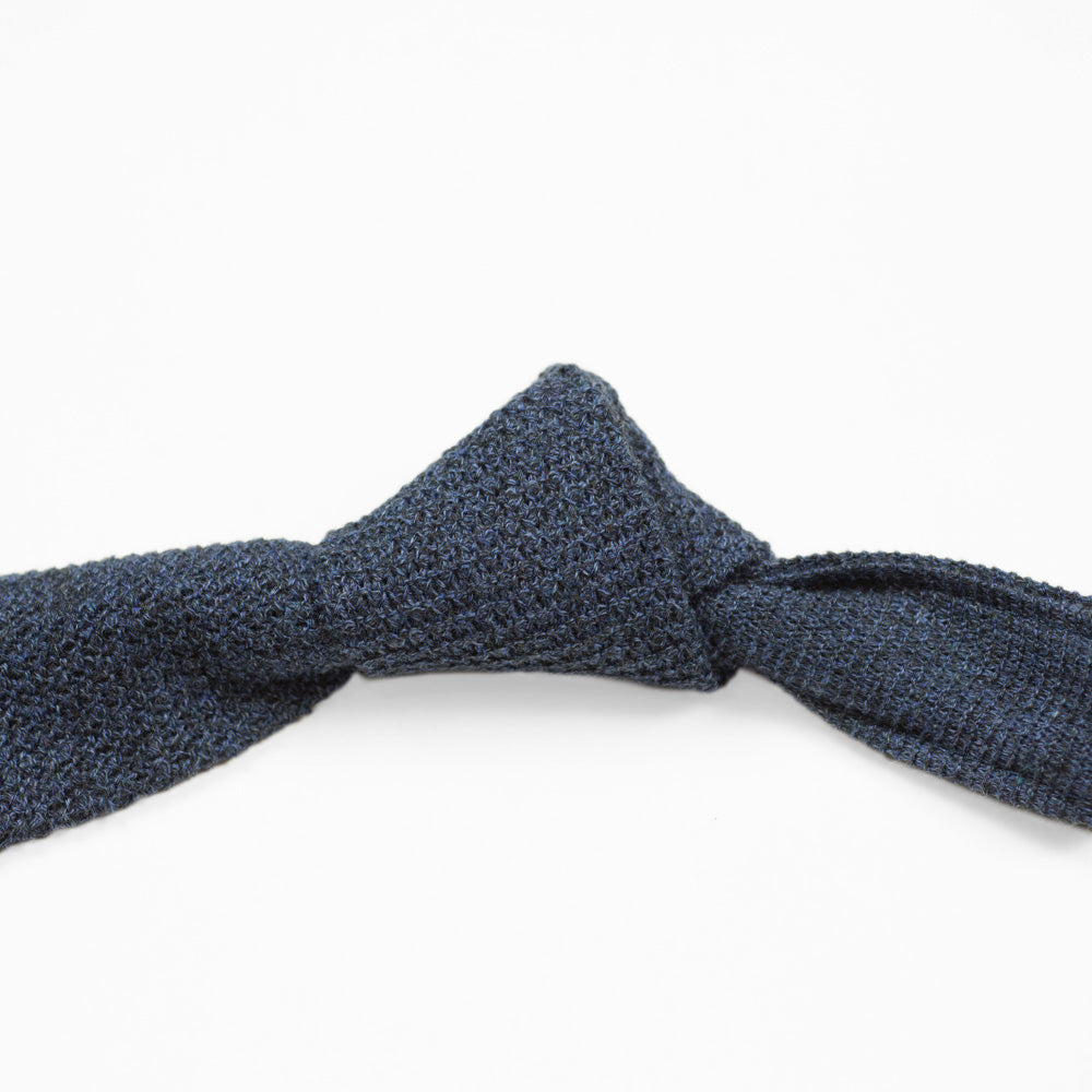 Blue pointed bottom cotton knit tie