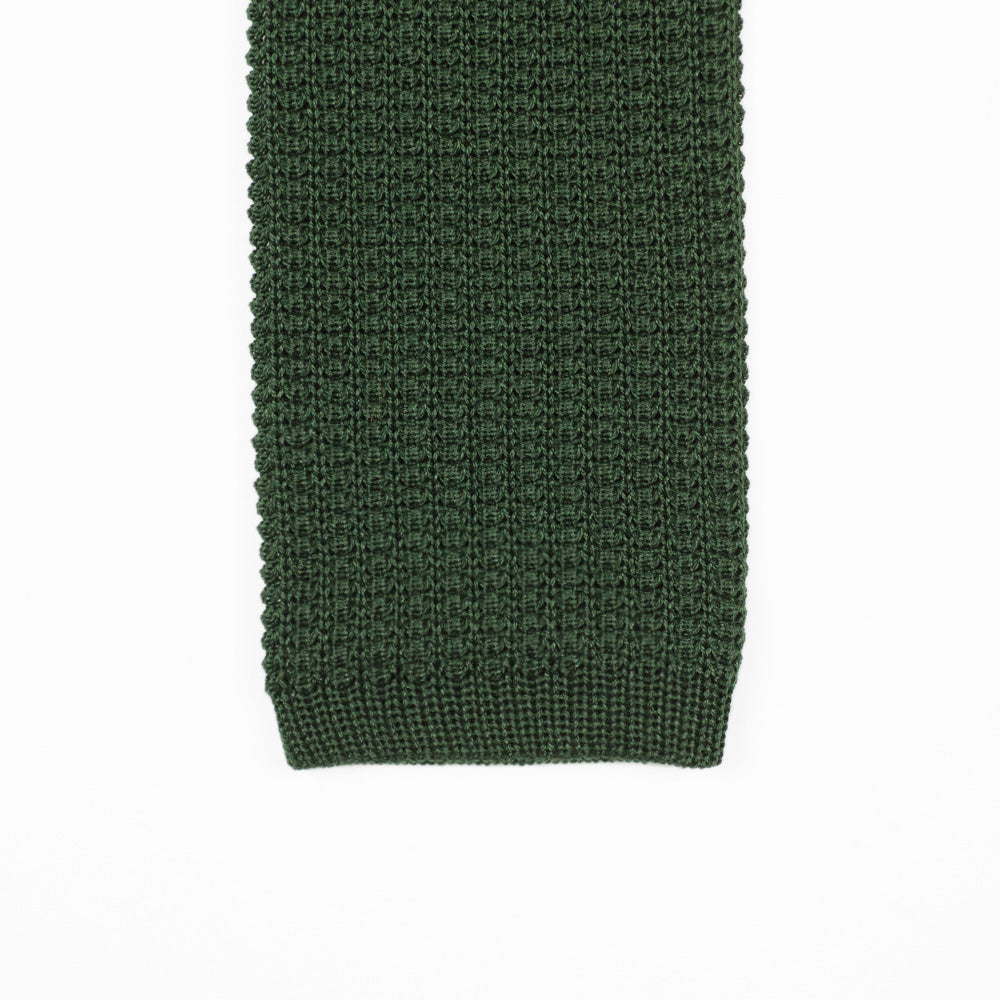 Green square bottom cotton knit tie