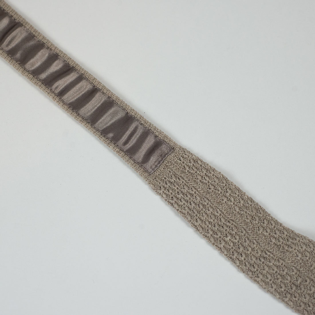 Ecru basketweave lambswool knit tie