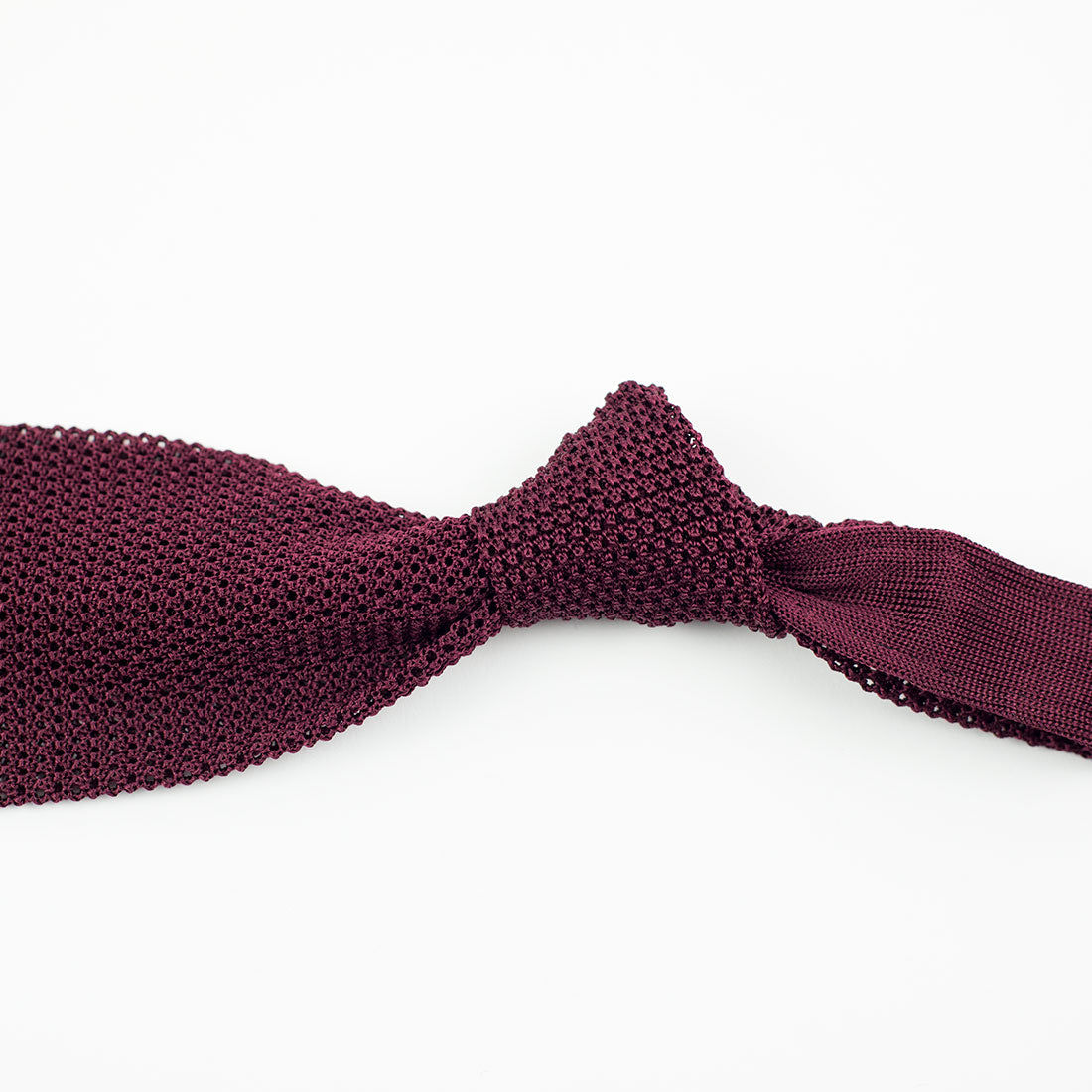 Burgundy pointed bottom crunchy silk knit tie