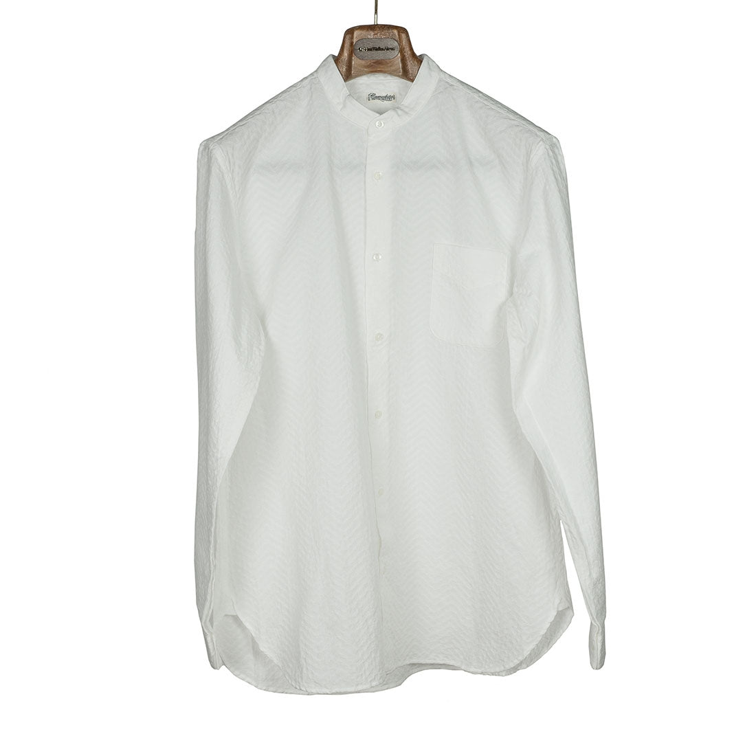 Band collar shirt in white chevron relief cotton