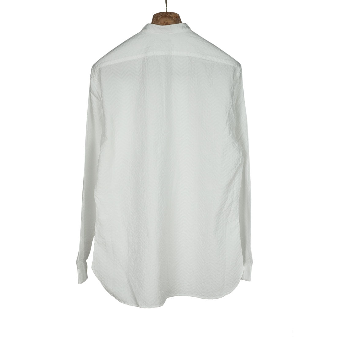 Band collar shirt in white chevron relief cotton