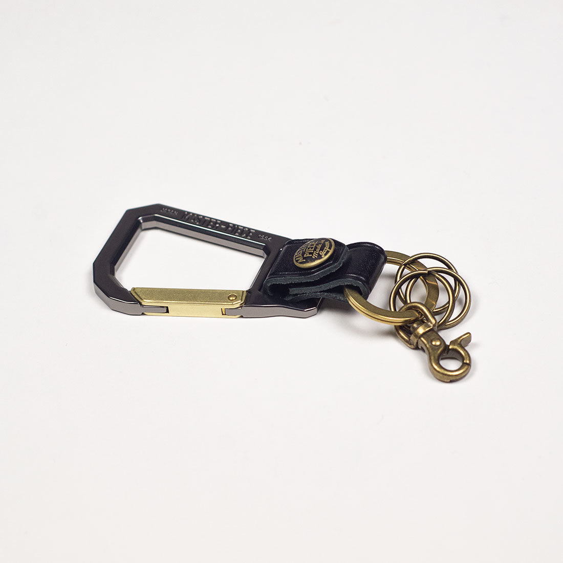 Carabiner key ring in black leather (restock)