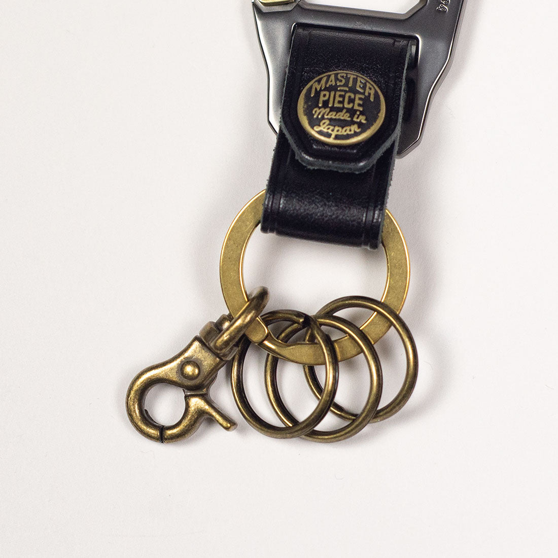 Carabiner key ring in black leather (restock)