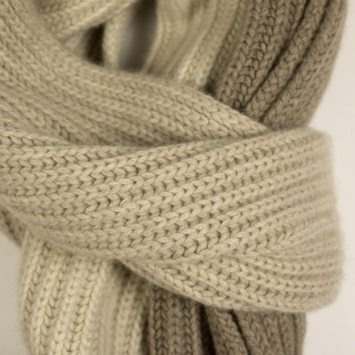 Beige three-tone 6-ply cashmere ribbed scarf