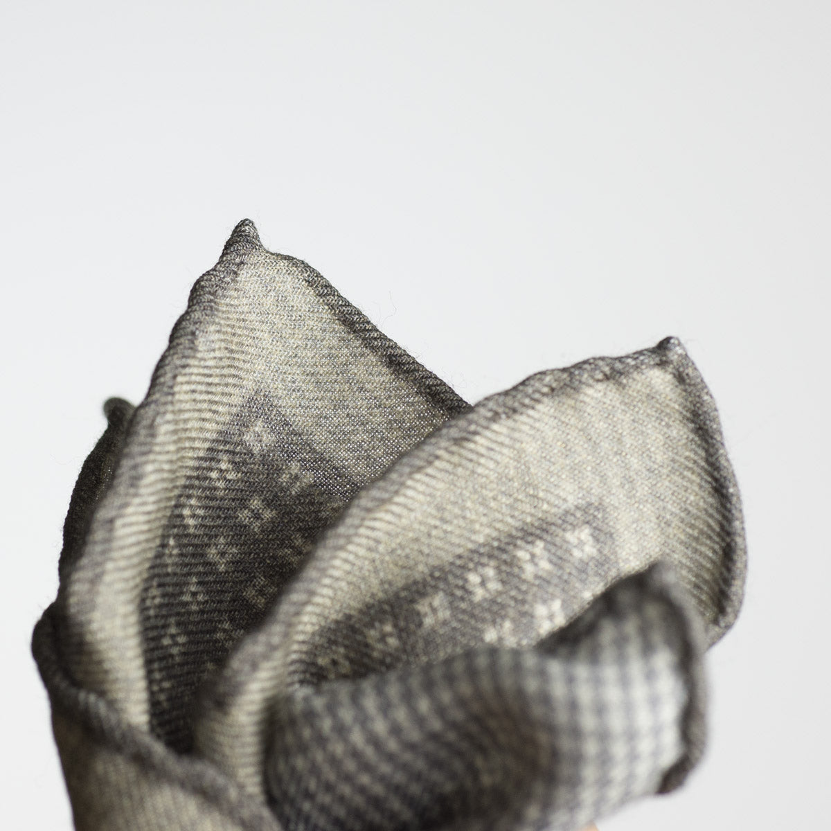 Double-faced grey and taupe wool pocket square