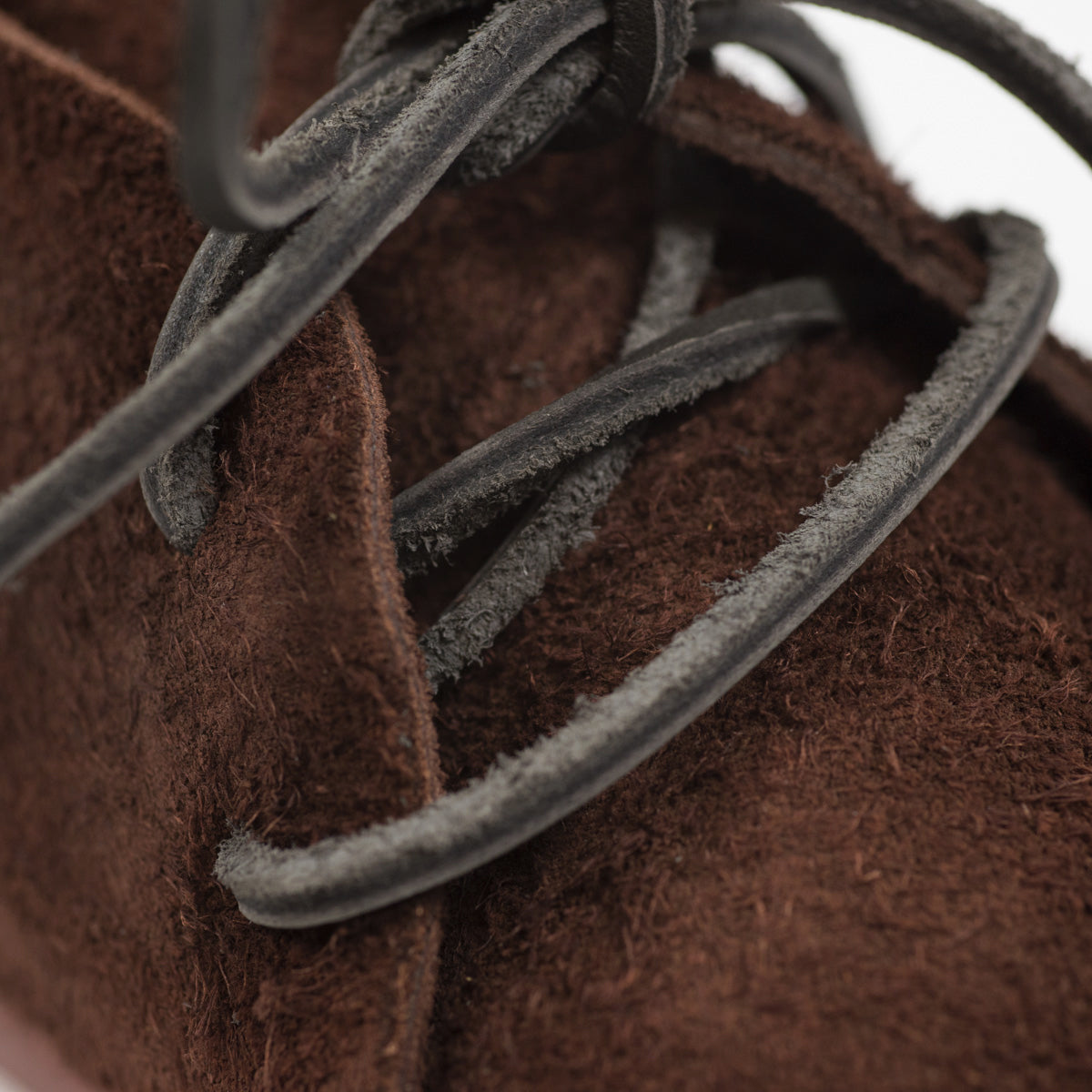 Burgundy suede chukka sneaker, red sole