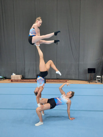 foto Bedelen Vol ACRO Kleding – CEK Gymnastics