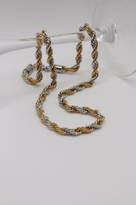 Roza Layering Necklace Clasp – Aviv Collection