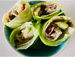 Leckerer Salat Wrap gesund und schön und kalorienarm