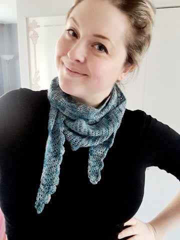 Easy beginner one skein shawl. 