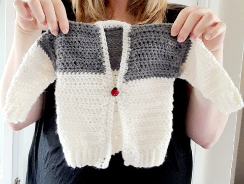 Easy crochet cardigans for beginners. Simple baby sweater crochet pattern for beginners. Quick baby crochet projects.