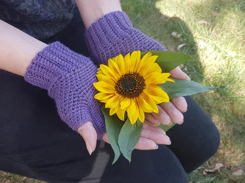 fingerless crochet gloves pattern. Eden cottage yarns crochet patterns. Crochet perfect for spring