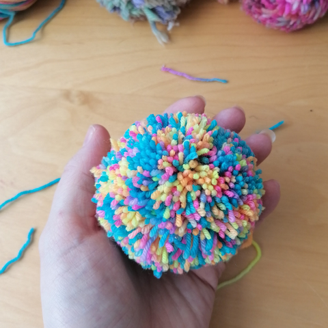 How to make a full, neat, beautiful pom pom