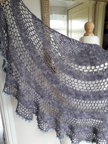 Semi circle crochet shawl pattern Eden cottage yarns nateby 4ply