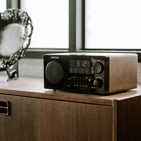 Sangean WR22 - Radio réveil numérique AM/FM, USB, Bluetooth