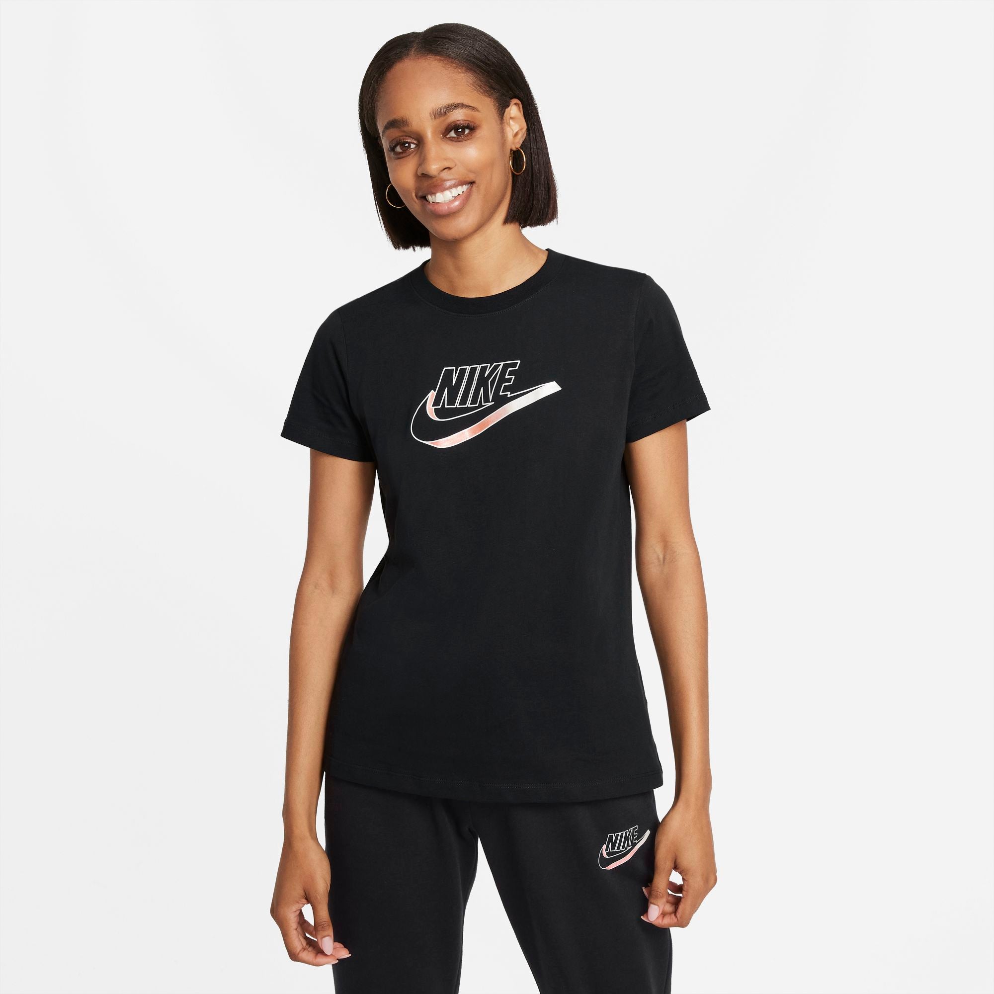 viceversa burlarse de malta Shop Womens Graphic Logo Short Sleeve T-Shirt From Nike Online -GO SPORT UAE