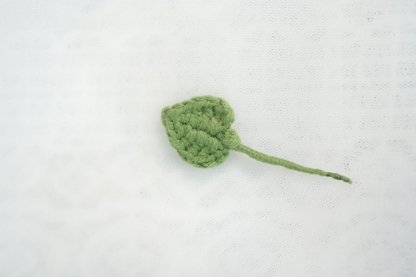 Image of Crochet Small Flower Leaf Pattern