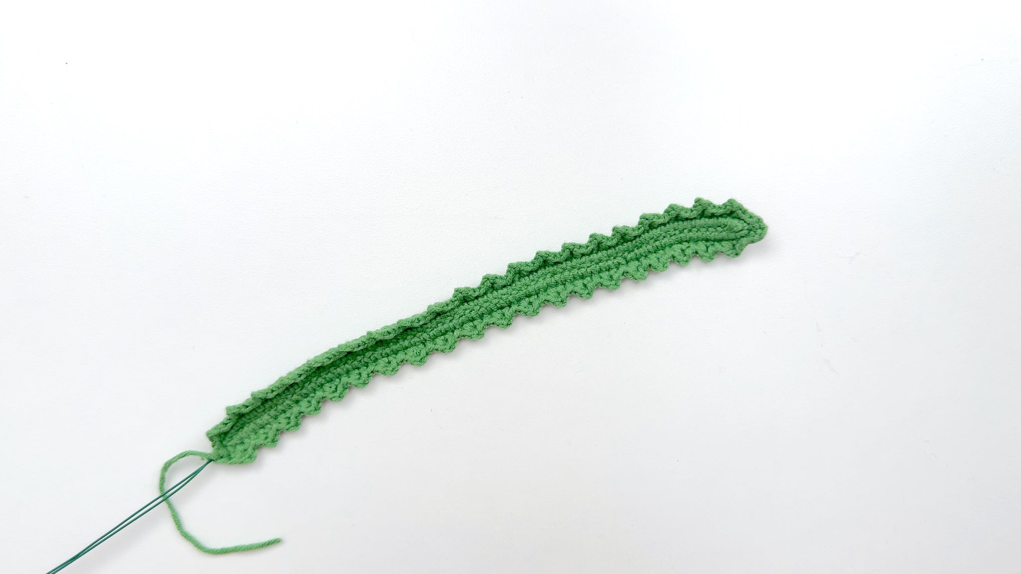 Crochet Serrated Leaf Assemble