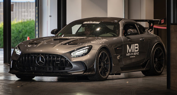 AMG GT Black Series mit MIB Men In Benz Sticker