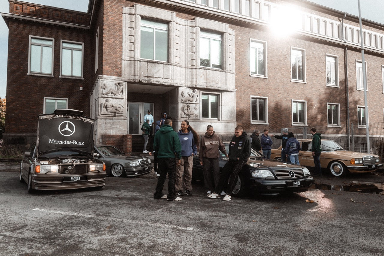 MIB-Crew mit Street Dreams Kollektion an Mercedes-Benz Modellen