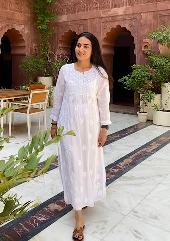 How to Style Chikankari Kurta for a Formal Office Wear Look