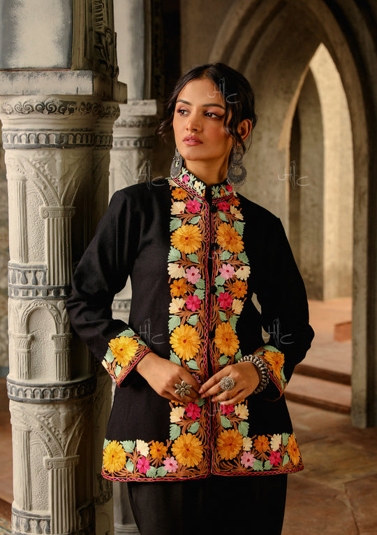 Kashmiri Woolen Suit With Tilla Embroidery (3 pcs). paisley design Kashmiri  Suit online – KashmKari