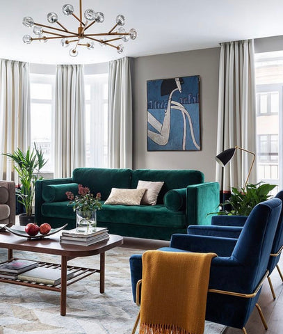 How to combine fashionable and vintage furniture blue emerald sofa