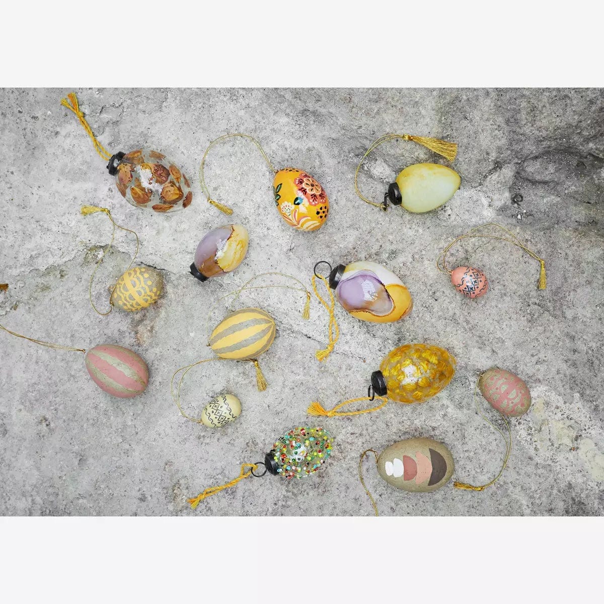 Decorative pendant Egg Transparent Glass/ Orange Flower Hetals/ Cotton Cord H: 7cm Madam Stoltz