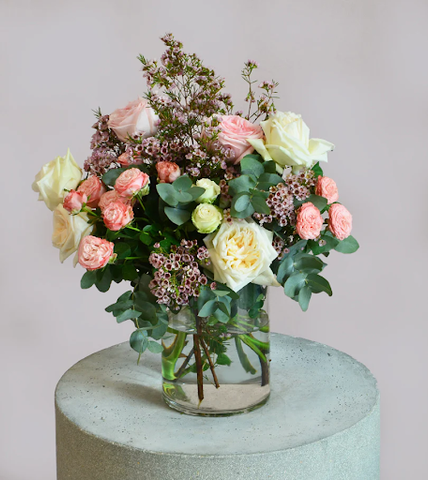 Charming summer vase arrangement | 800 Flower