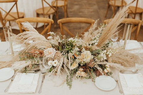 DECORATING TABLE WITH PAMPAS GRASS WITHOUT A VASE