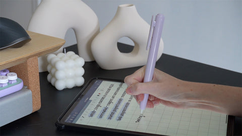 image of taking notes on the iPad