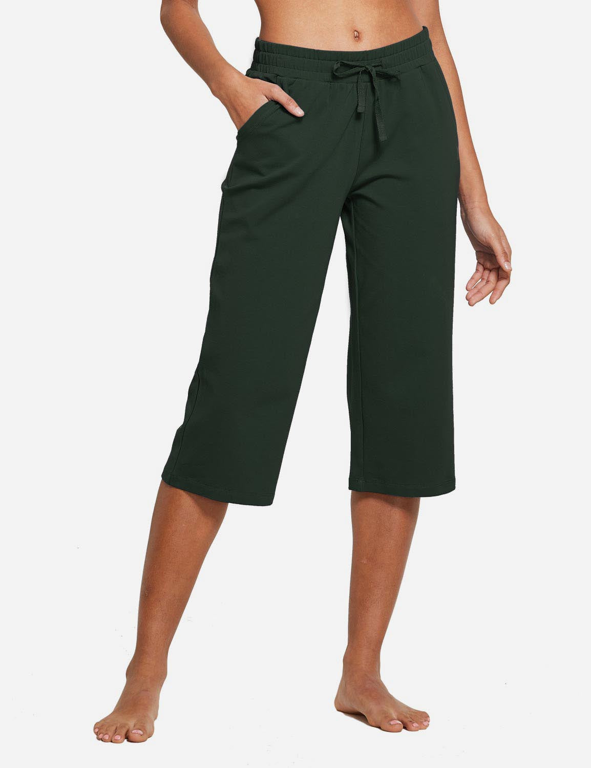 Evergreen Knee-Length Pocketed Capris