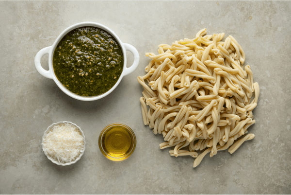 How to make a pasta with a basil pesto sauce