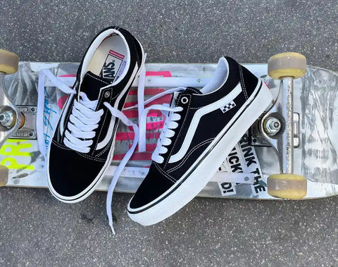 Chaussure de skate Vans Skate Classics Old Skool noir blanc