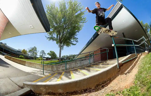 Dakota Servold 5-0 Grind sur un rail