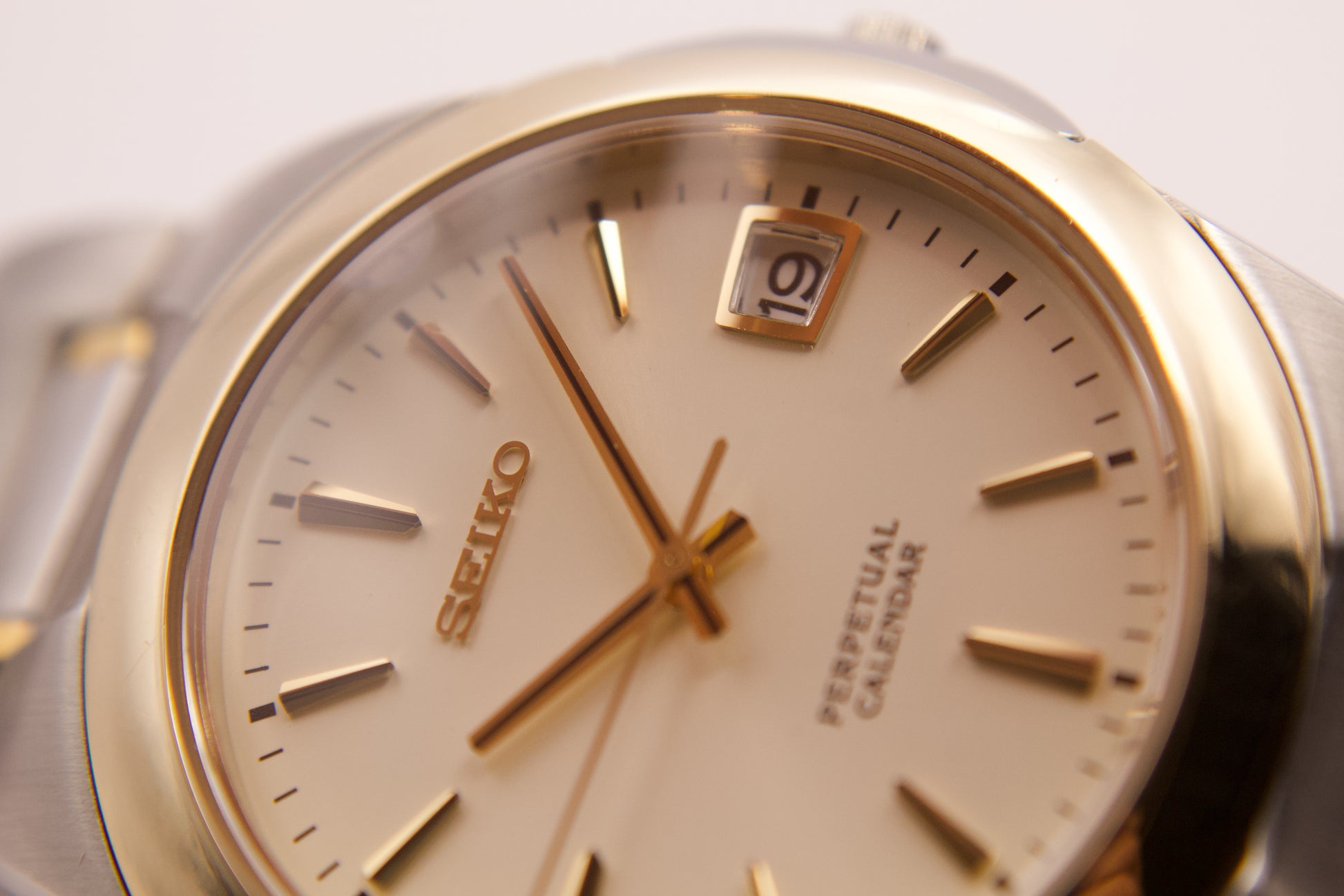 1999 Seiko Perpetual Calendar Two Toned Quartz Men's Wrist-Watch – Mecalco  & Co.