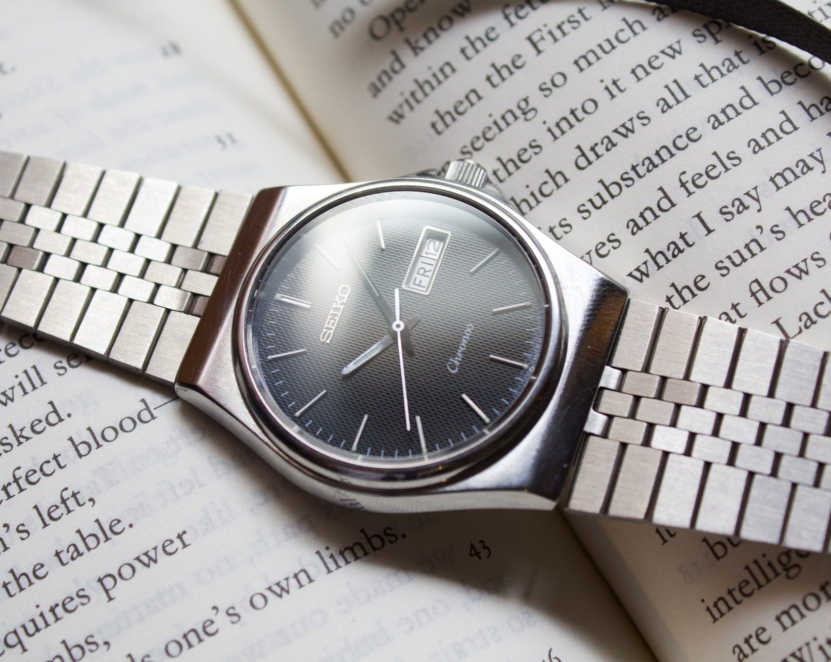 1980s Seiko Chronos Black Dial Men's Wrist-Watch – Mecalco & Co.