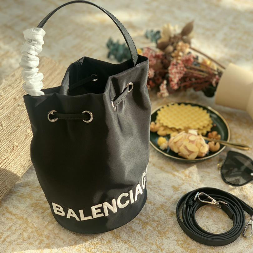 Balenciaga BB fashion ladies one-shoulder messenger bag handbag