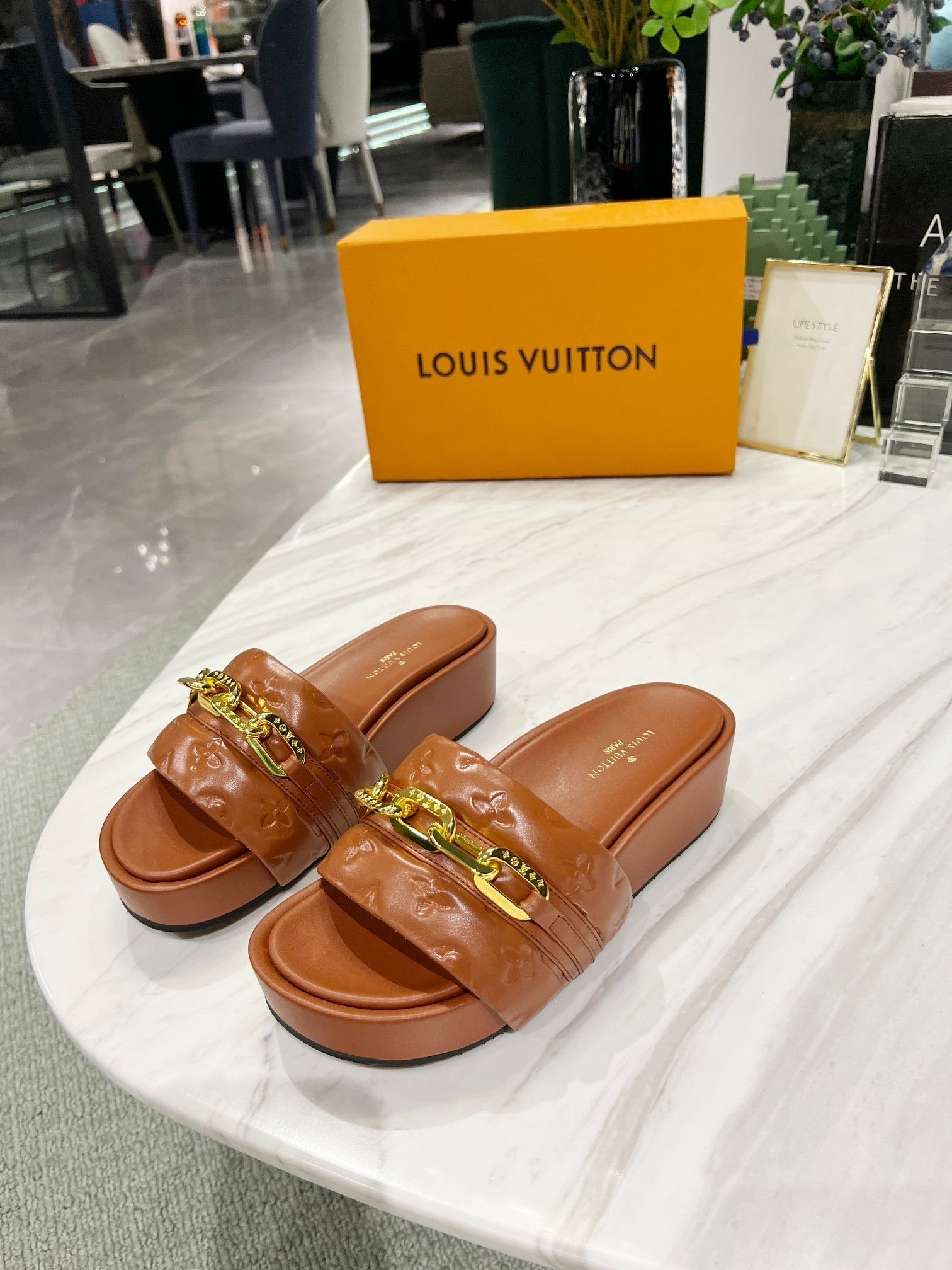 LV 2022 Popular Summer Women's Flats Men Slipper Sandals Shoes-45