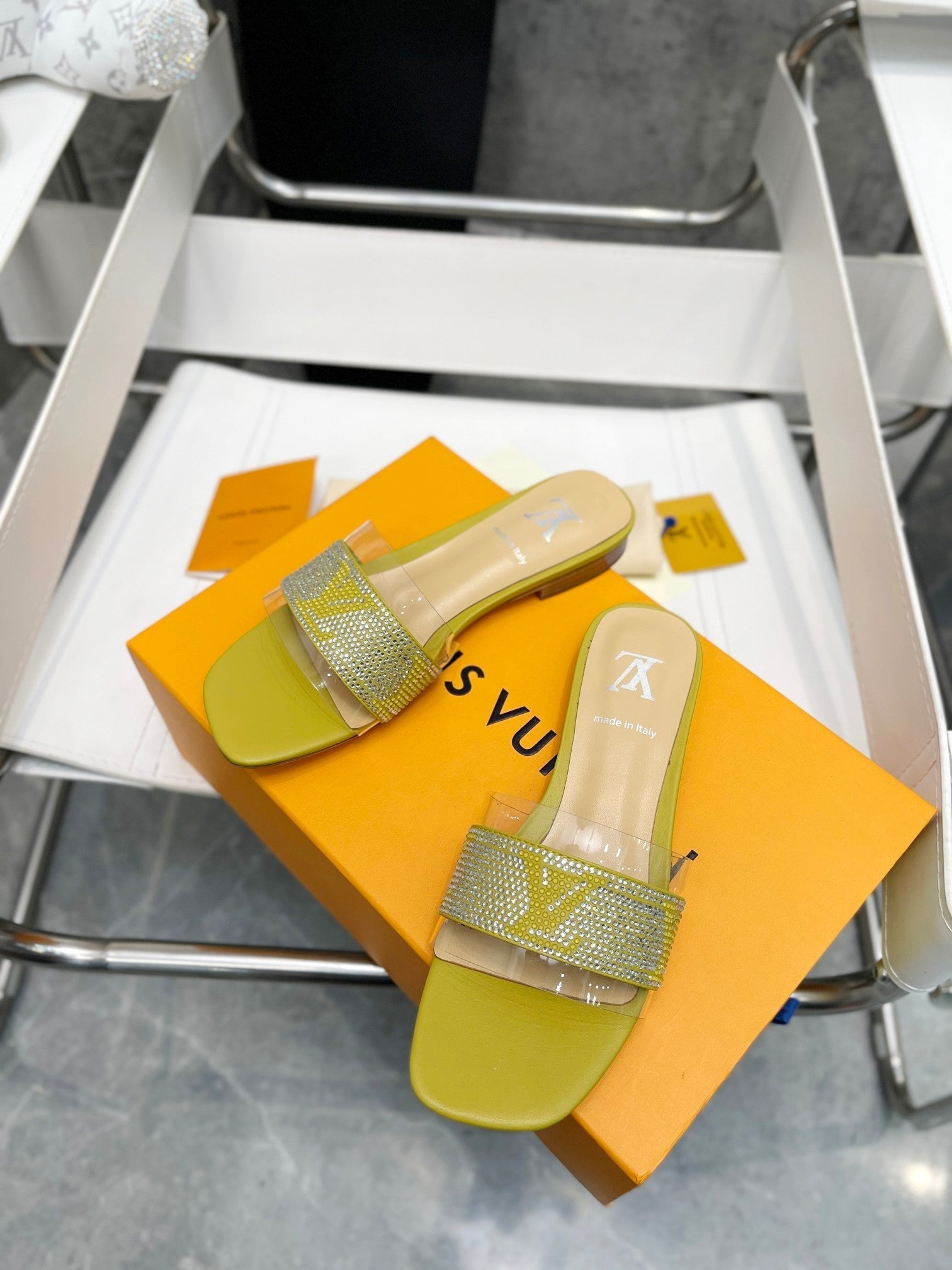 LV 2022 Popular Summer Women's Flats Men Slipper Sandals Shoes-85