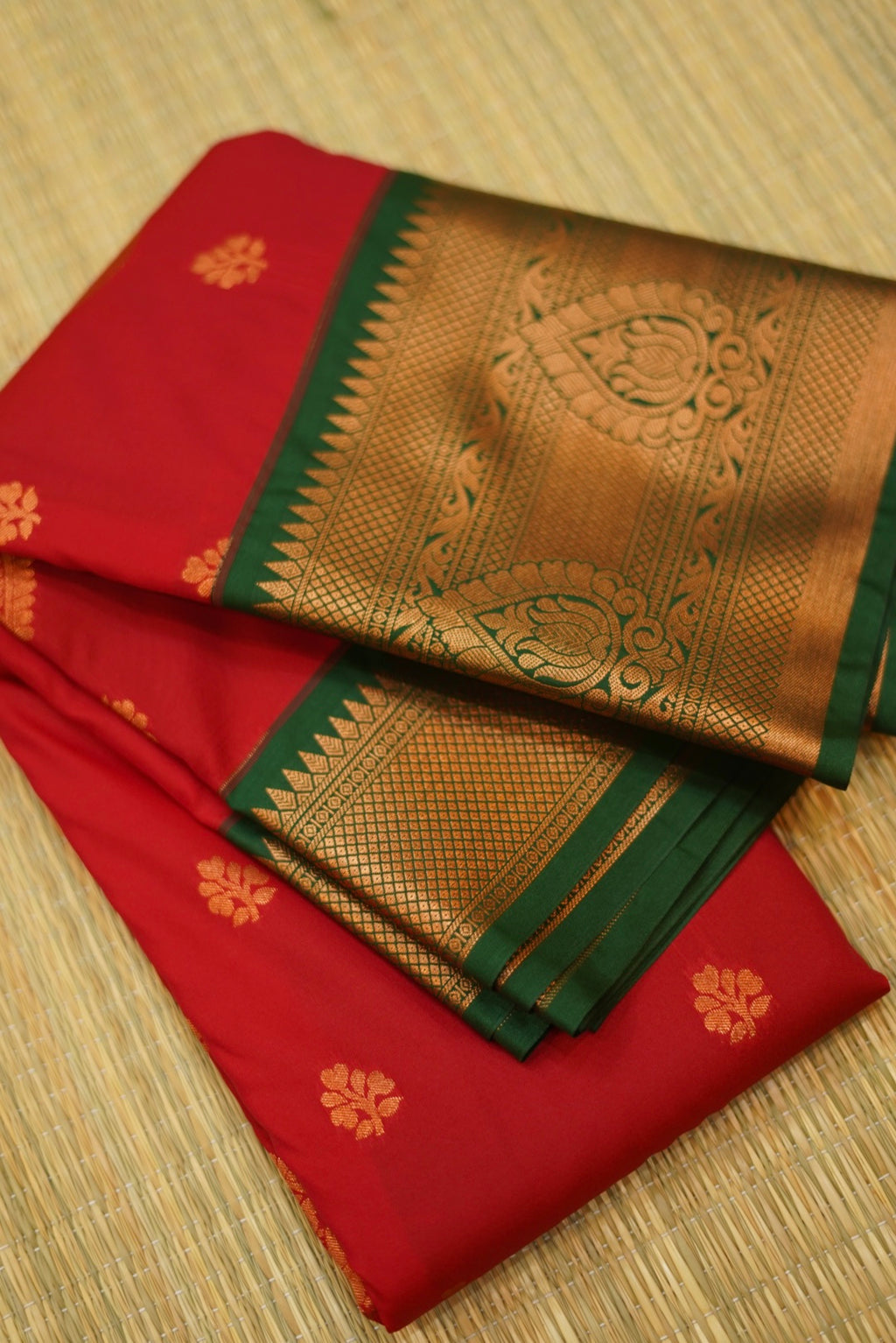 Buy Pure Banarasi Silk Sarees Online | Kalamandir Royale