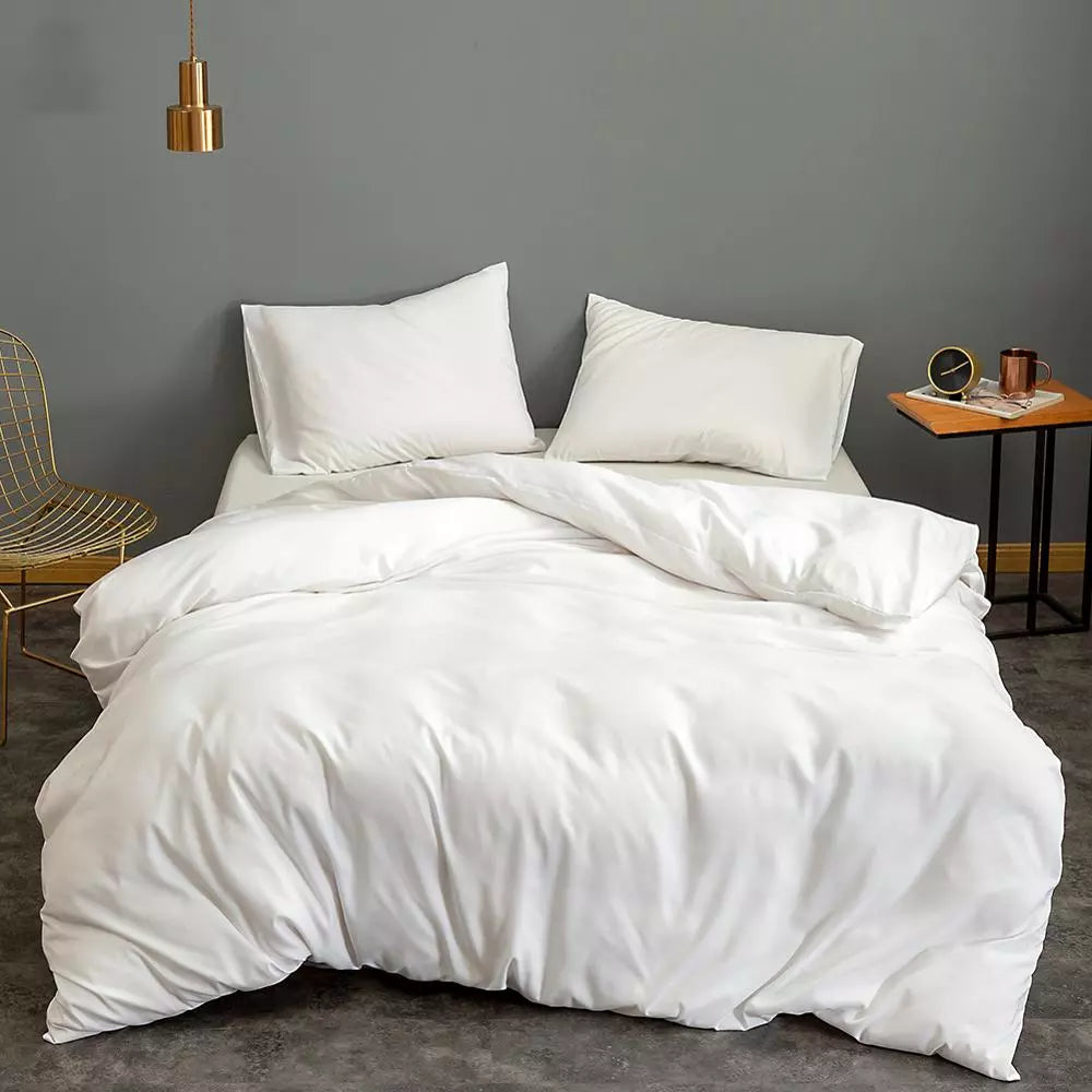 jednobojna posteljina bela