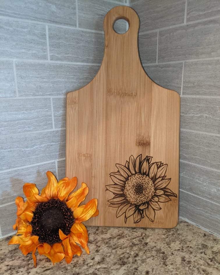 Sunflower laser engraved bamboo high quality cuttingboard